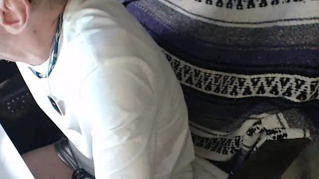 QueenDenizeAndTheCaptain online show from 10.17.25