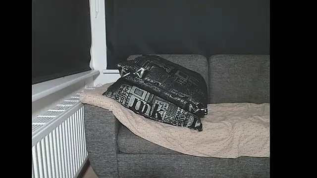 NaughtyRapunzel7 online show from 09.11.25