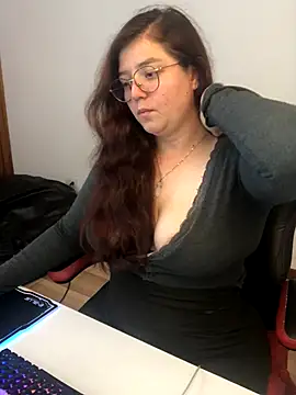 Snapshot of kayortiiz chatting on 11.04.25 kayortiiz online show from 11.04.25