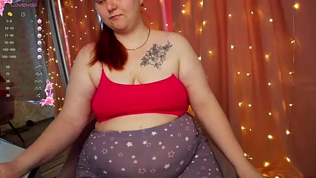 Snapshot of Mia_Bows chatting on 06.25.26 Mia Bows online show from 06.25.26