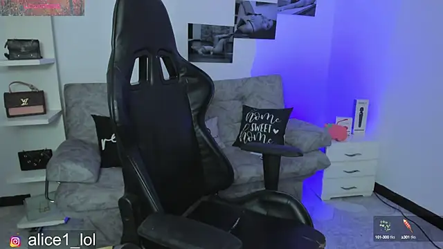 Snapshot of candy_alicee chatting on 01.21.25 candy alicee online show from 01.21.25