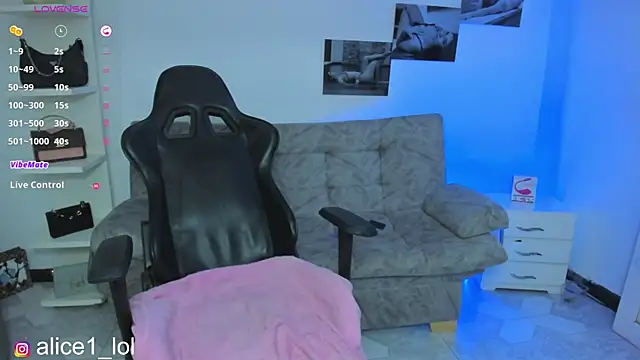 Snapshot of candy_alicee chatting on 11.08.25 candy alicee online show from 11.08.25