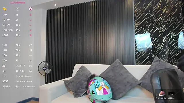 Snapshot of kimbrownn chatting on 02.04.25 kimbrownn online show from 02.04.25