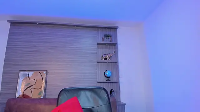 Snapshot of kimbrownn chatting on 03.14.25 kimbrownn online show from 03.14.25