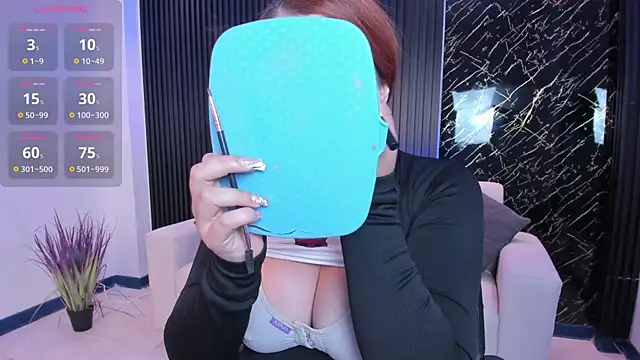 Snapshot of kimbrownn chatting on 09.10.25 kimbrownn online show from 09.10.25