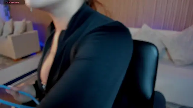 Snapshot of kimbrownn chatting on 09.18.25 kimbrownn online show from 09.18.25