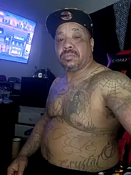 Snapshot of yellowwetfox chatting on 12.29.24 yellowwetfox online show from 12.29.24