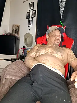 Snapshot of yellowwetfox chatting on 03.01.25 yellowwetfox online show from 03.01.25