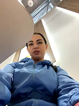 Snapshot of CrazzyChicks chatting on 09.13.25 CrazzyChicks online show from 09.13.25