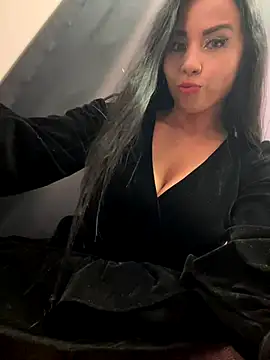 Snapshot of CrazzyChicks chatting on 10.24.25 CrazzyChicks online show from 10.24.25