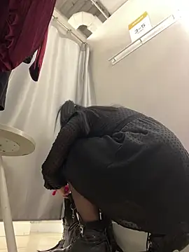 Snapshot of CrazzyChicks chatting on 10.31.25 CrazzyChicks online show from 10.31.25