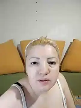 Snapshot of stefanyharper16 chatting on 11.02.25 stefanyharper16 online show from 11.02.25