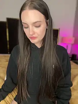 KarissaChantelle online show from 12.23.24