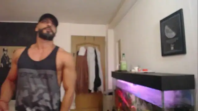 Snapshot of romeolovedark chatting on 12.22.24 romeolovedark online show from 12.22.24