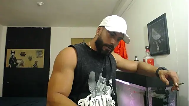 Snapshot of romeolovedark chatting on 01.03.25 romeolovedark online show from 01.03.25