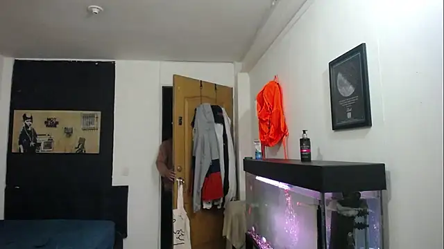 Snapshot of romeolovedark chatting on 01.04.25 romeolovedark online show from 01.04.25