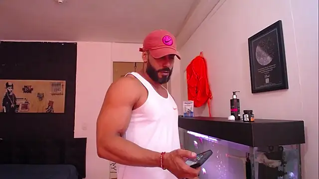 Snapshot of romeolovedark chatting on 01.04.25 romeolovedark online show from 01.04.25