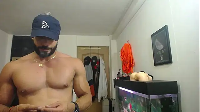 Snapshot of romeolovedark chatting on 01.28.25 romeolovedark online show from 01.28.25