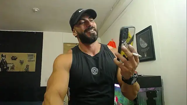 Snapshot of romeolovedark chatting on 01.29.25 romeolovedark online show from 01.29.25