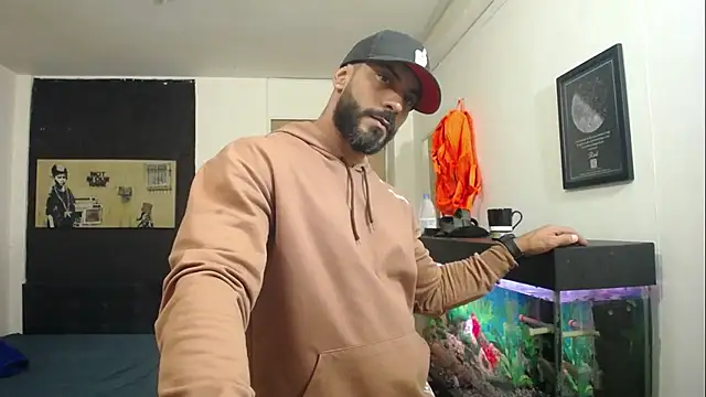 Snapshot of romeolovedark chatting on 02.10.25 romeolovedark online show from 02.10.25