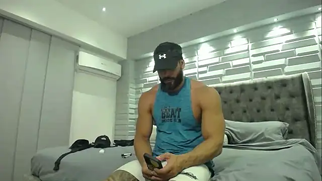 Snapshot of romeolovedark chatting on 02.22.25 romeolovedark online show from 02.22.25