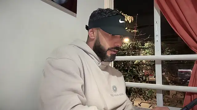 Snapshot of romeolovedark chatting on 10.31.25 romeolovedark online show from 10.31.25