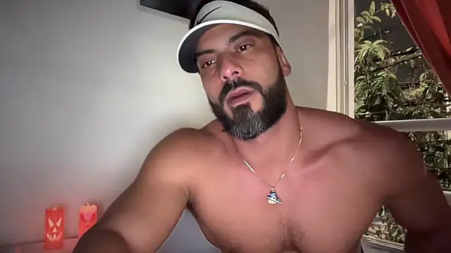 Snapshot of romeolovedark chatting on 11.06.25 romeolovedark online show from 11.06.25