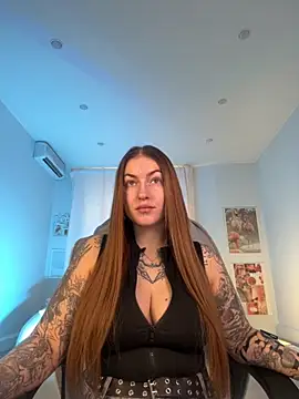 Snapshot of IvyHoney chatting on 09.29.25 IvyHoney online show from 09.29.25