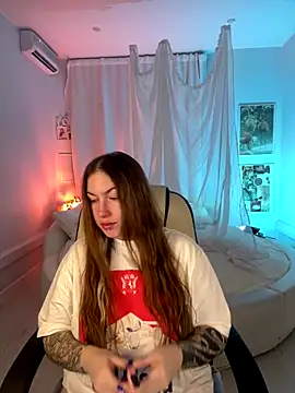 Snapshot of IvyHoney chatting on 11.09.25 IvyHoney online show from 11.09.25