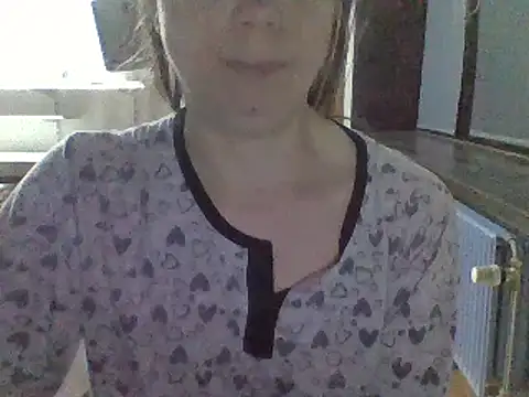 Moi Lina online show from 10.18.25