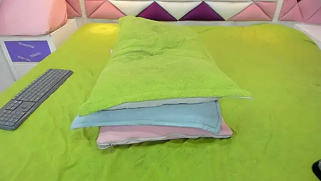 Snapshot of agath_69 chatting on 01.23.25 agath 69 online show from 01.23.25