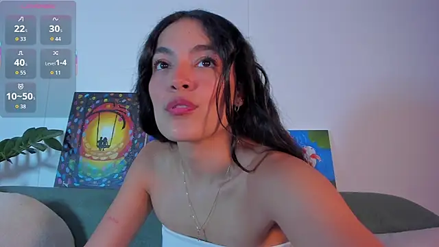 Snapshot of TIFFANYRUSSO chatting on 10.21.25 TIFFANYRUSSO online show from 10.21.25