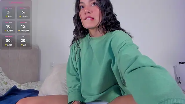 Snapshot of TIFFANYRUSSO chatting on 11.06.25 TIFFANYRUSSO online show from 11.06.25