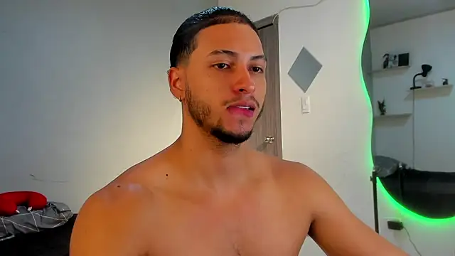 Snapshot of Kris_Khalifa69 chatting on 02.13.26 Kris Khalifa69 online show from 02.13.26