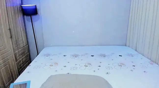 Snapshot of shantal_r0mance chatting on 02.15.25 shantal r0mance online show from 02.15.25