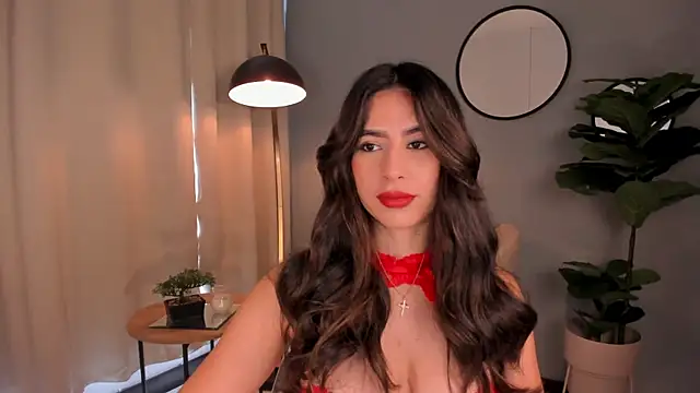 Snapshot of LiaPearce chatting on 12.26.24 LiaPearce online show from 12.26.24