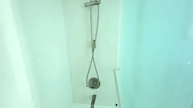 StrongMuscularAndHuge online show from 04.21.26