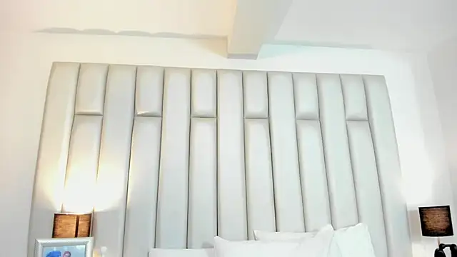 aandreaperez online show from 10.23.25