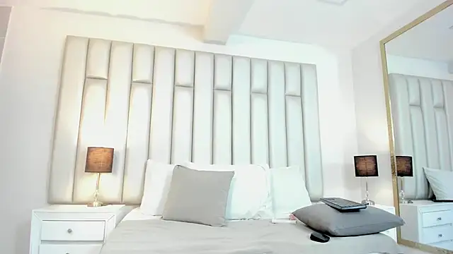 aandreaperez online show from 11.03.25