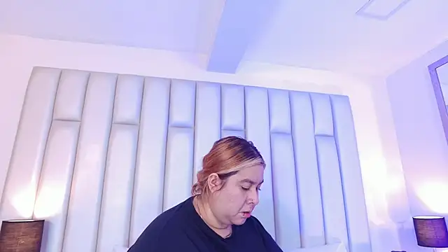 aandreaperez online show from 02.04.26