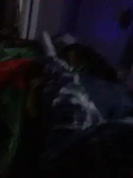 Hugetings online show from 12.17.24