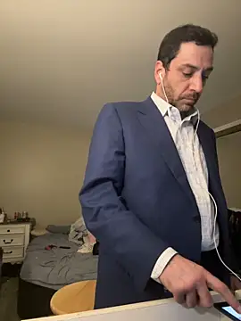 RomaLovesFamily online show from 02.13.25