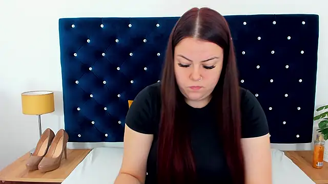 Snapshot of EvaLick chatting on 09.29.25 EvaLick online show from 09.29.25