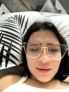 Snapshot of cutesarah_ chatting on 09.21.25 cutesarah online show from 09.21.25