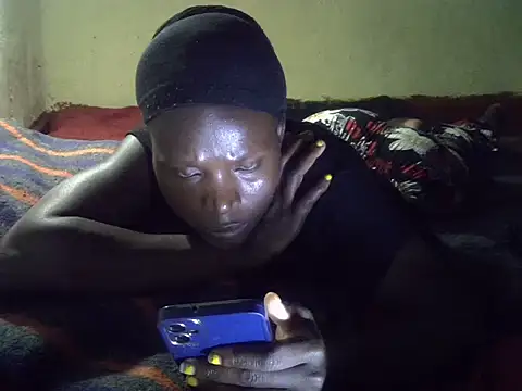 Snapshot of cute-shamza chatting on 10.22.25 cute-shamza online show from 10.22.25