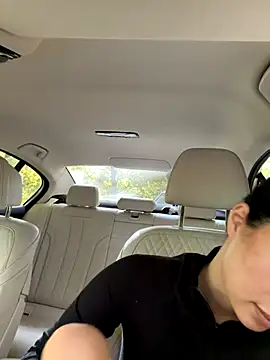 Snapshot of clairewntr chatting on 10.19.25 clairewntr online show from 10.19.25