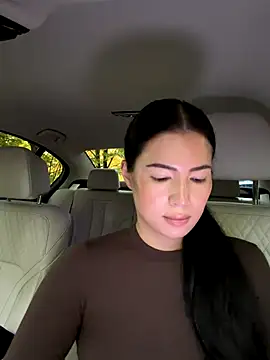 Snapshot of clairewntr chatting on 10.22.25 clairewntr online show from 10.22.25