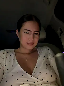 Snapshot of clairewntr chatting on 10.28.25 clairewntr online show from 10.28.25