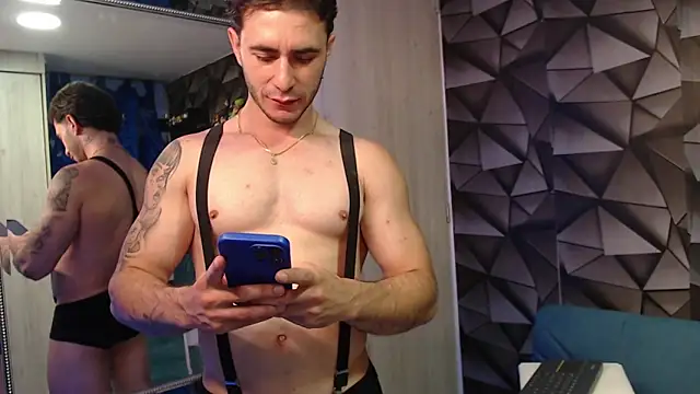 Snapshot of Latino_stud4u chatting on 02.07.25 Latino stud4u online show from 02.07.25