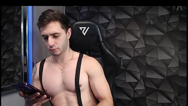 Snapshot of Latino_stud4u chatting on 09.08.25 Latino stud4u online show from 09.08.25